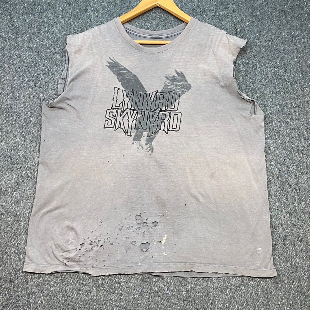 Lynyrd‎ Skynyrd TShirt Sz XL Mens Grunge Distressed Eagle Rock Band 2007 Muscle